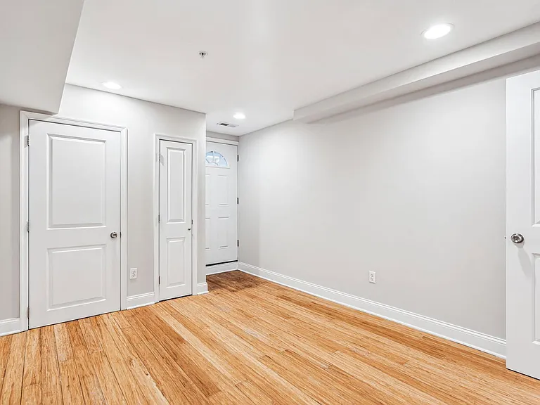 1633 Carpenter St #A — Photo 18