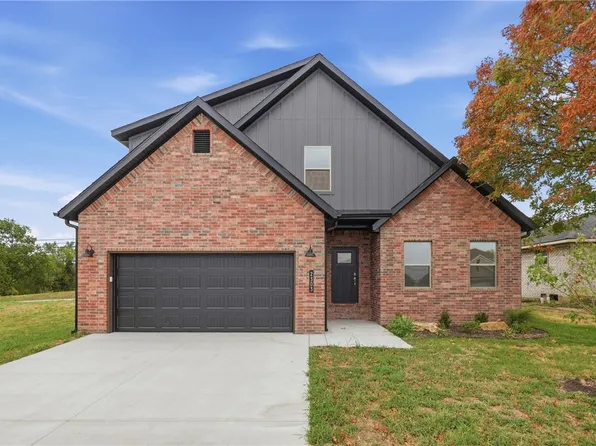 2303 Cassidy Ct, Siloam Springs, AR 72761
