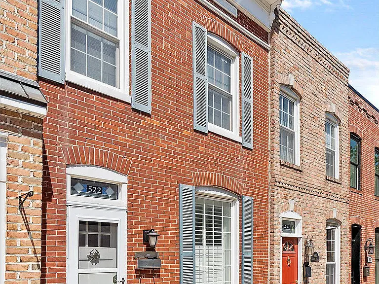 522 S Clinton St — Photo 1