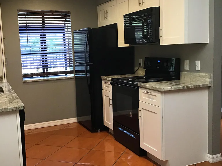 1438 El Paso Ave — Photo 6
