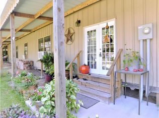 722 Spanish Oaks Ln, Van Vleck, TX 77482