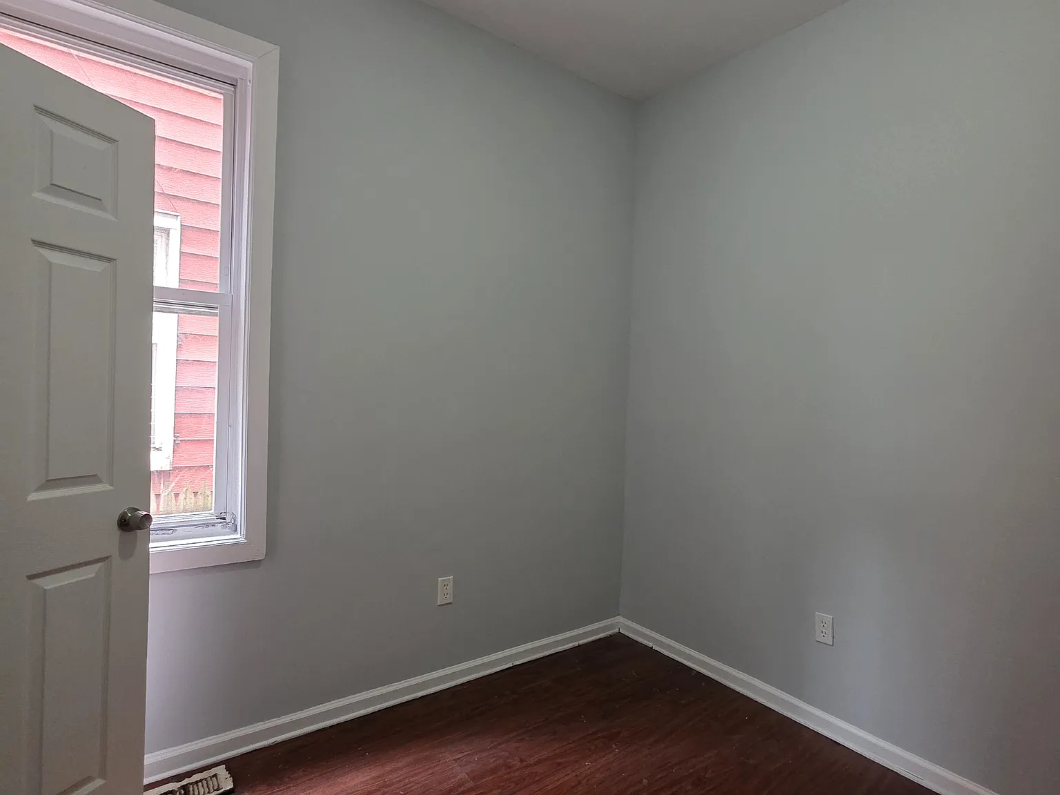 107 Grant Ave — Photo 4
