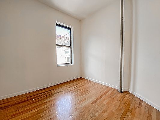 4th image of 504 W 159th St #C4