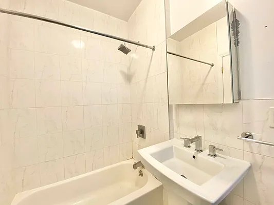 Rented by Bohemia Realty Group | media 16