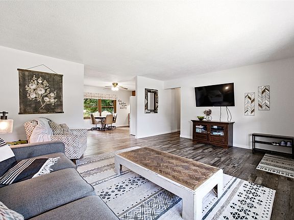 5th image of 395 Brentwood Dr NE