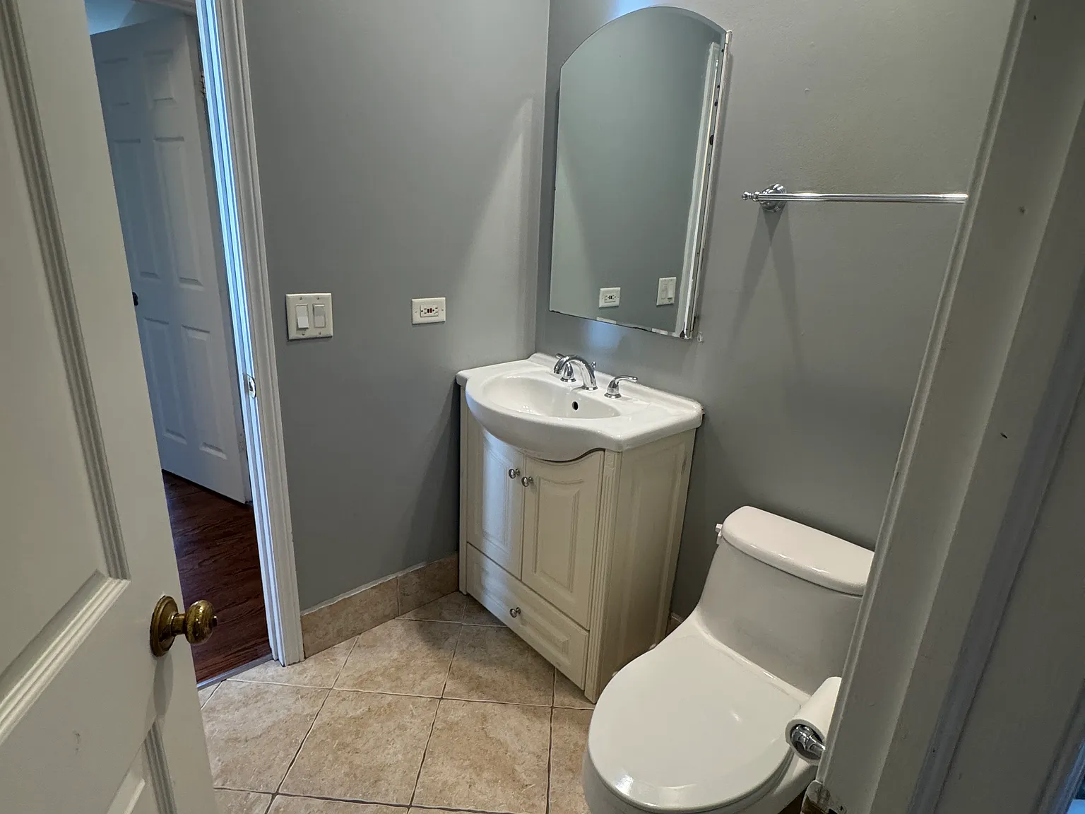 4 bed, 2218 sqft, $3,400 — Photo 1
