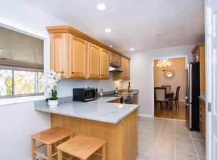 8 Royal Lake Dr APT 5, Braintree, MA 02184