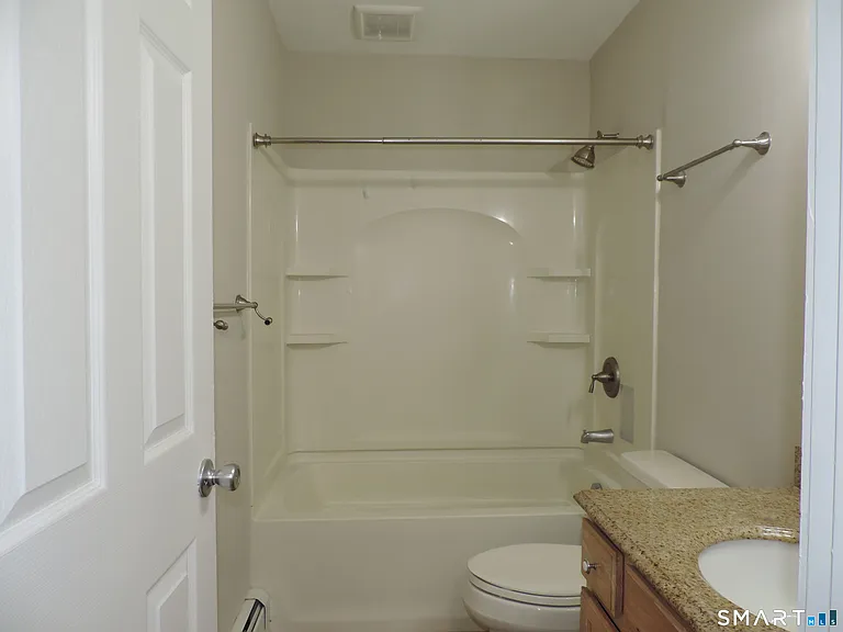224 New Britain Ave #8 — Photo 19