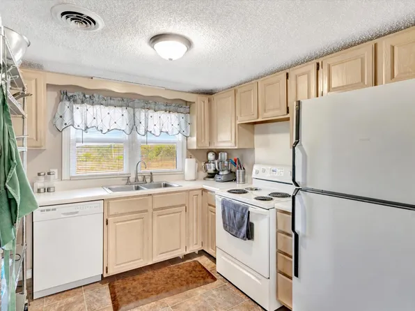 16073 Equestrian Way, Stockton, MO 65785