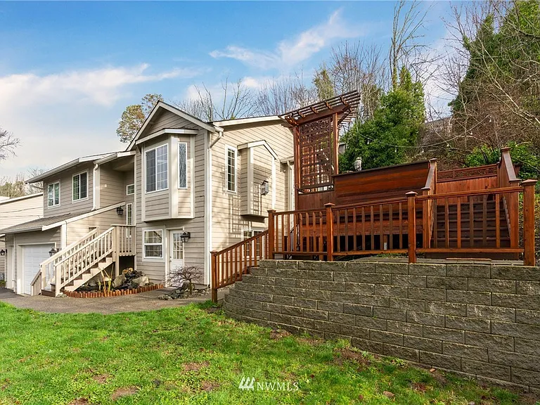 5070 23rd Ave SW — Photo 2