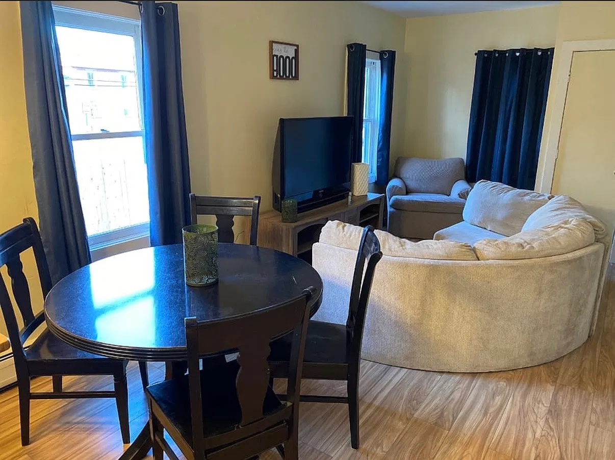 1 bed, 1.5 bath, $1,000 — Photo 3