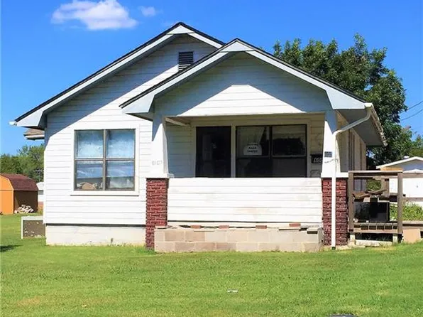 605 W 9th St, Stroud, OK 74079