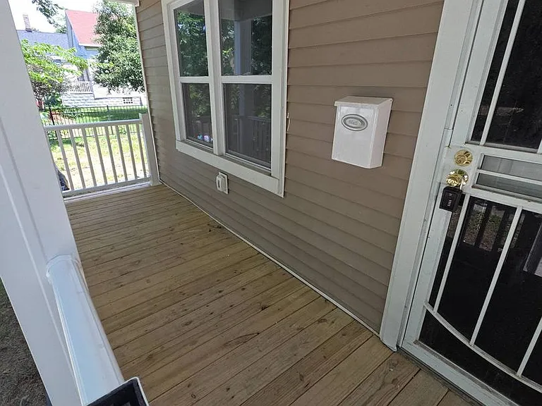 3237 Seymour Ave — Photo 5