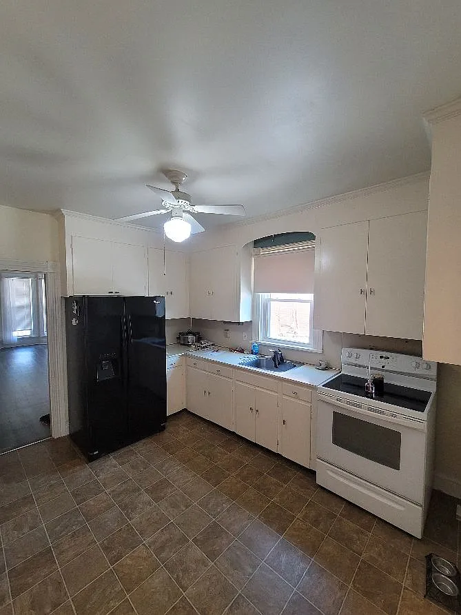 1 bed, 850 sqft, $1,350 — Photo 3