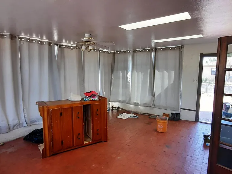 645 Valencia Dr SE — Photo 3