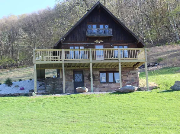1077 Mountain St, Bloomsburg, PA 17815