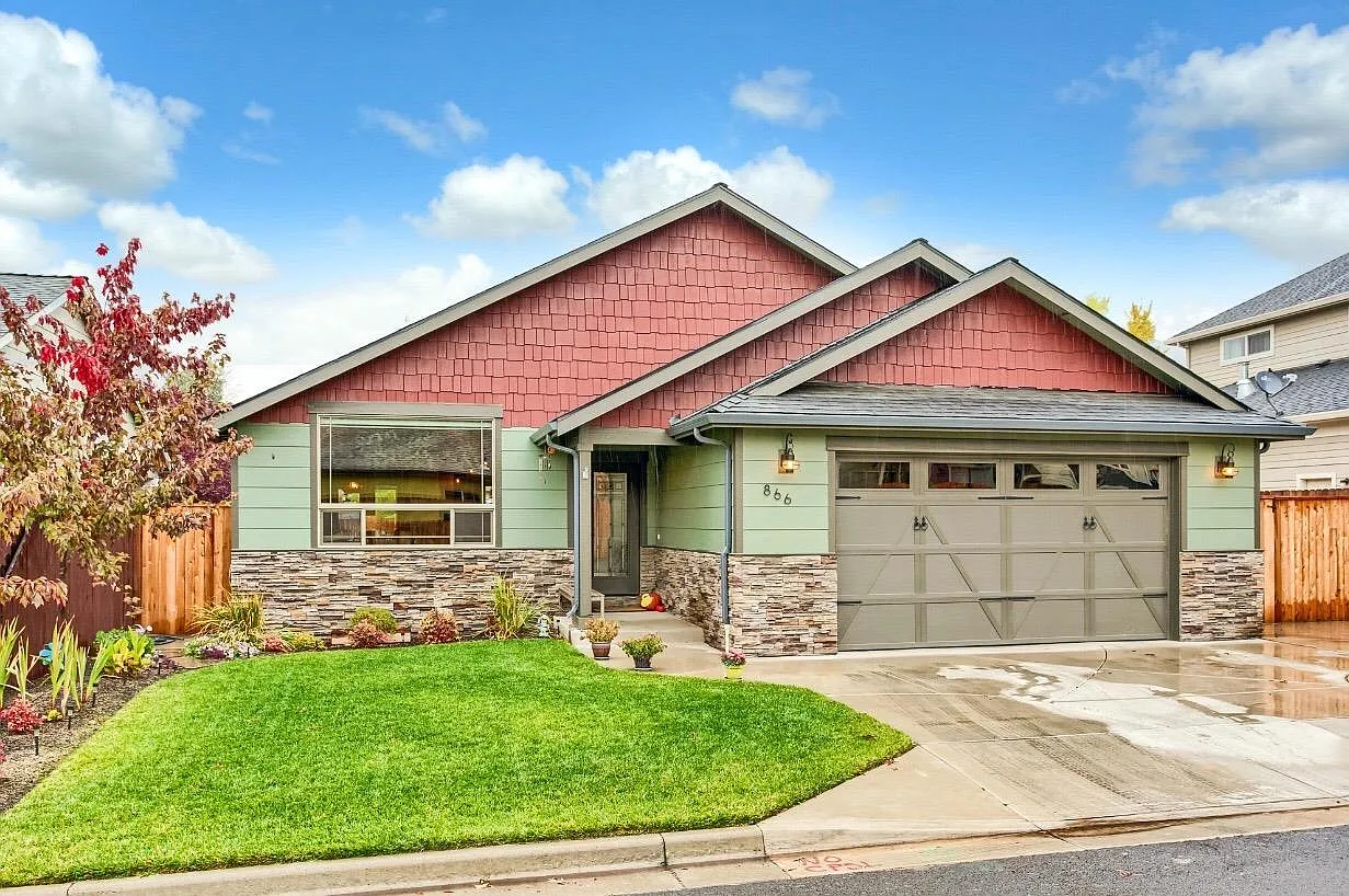 866 Holley Way photo 1