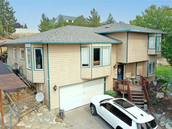 126 Hale Avenue W, Omak, WA 98841