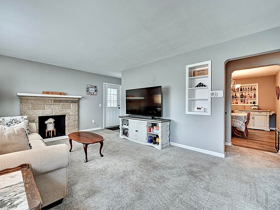5th image of 708 Oak St