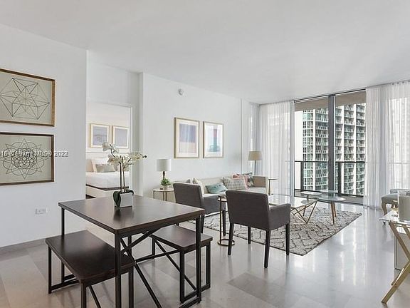 4th image of 68 SE 6th St #1209
