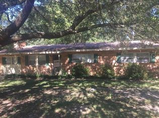 211 Meadowbrook Dr, Dothan, AL 36303