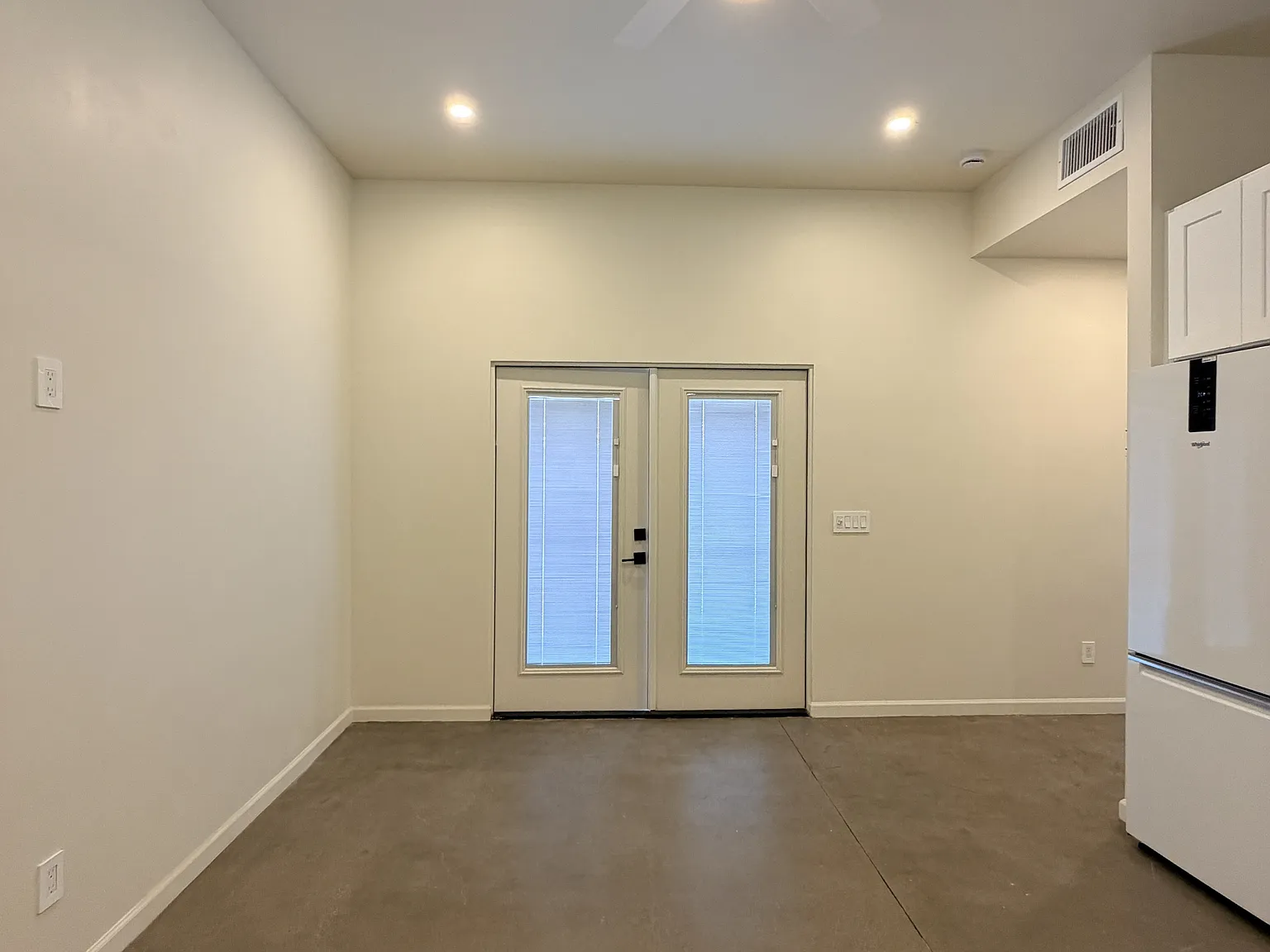 1222 E Fillmore St - B — Photo 2
