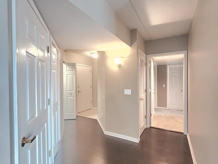 675 Pearson St #704 — Photo 3
