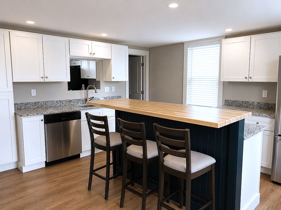 1st image of 5 Shaker Rd #2