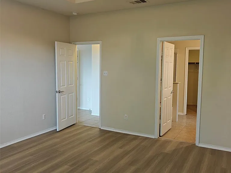 5610 Hopkins Dr — Photo 9