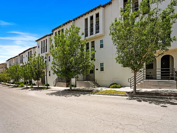 2nd image of 452 Vin Benicarlo Pl