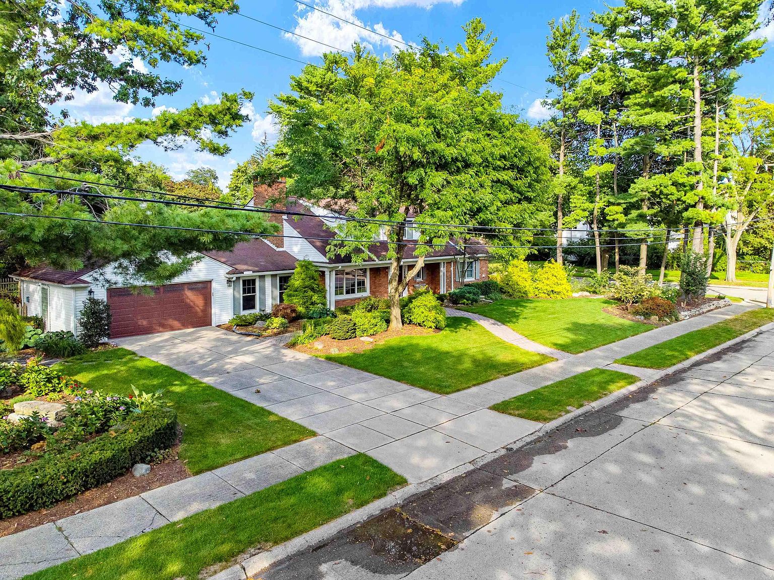 92 Deeplands Rd, Grosse Pointe Woods, MI 48236 Zillow