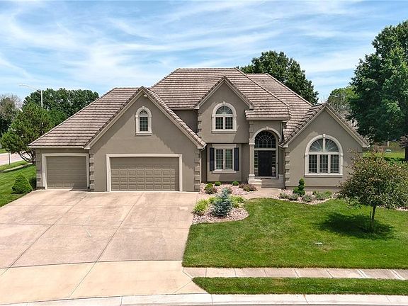 4th image of 4621 NW Birkdale Ct