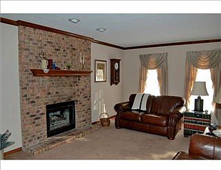 5th image of 629 Bay View Dr