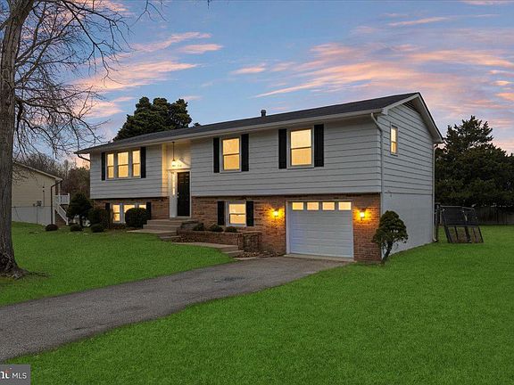 2nd image of 9419 Fendall Ln