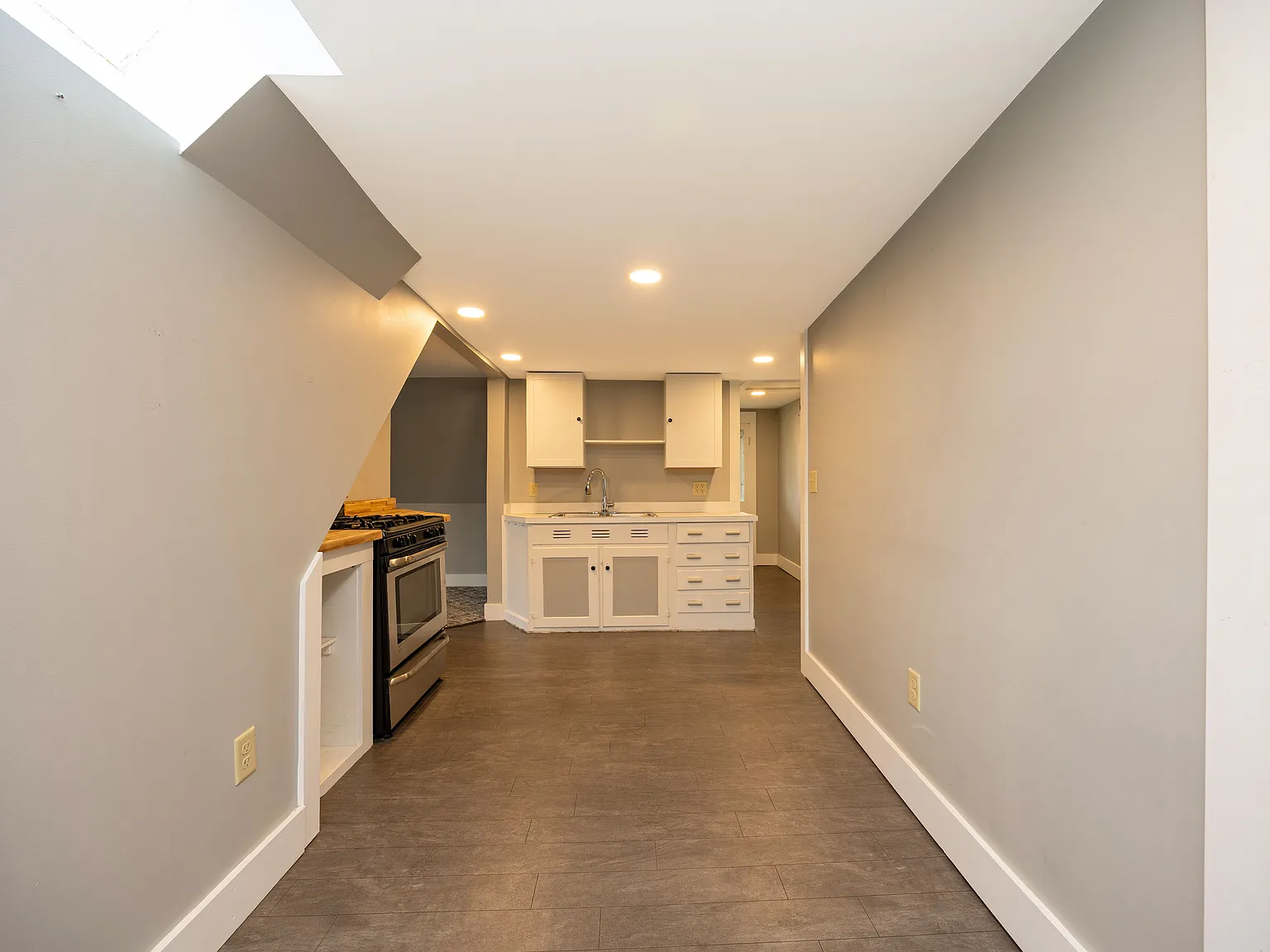 1 bed, 700 sqft, $950 — Photo 3