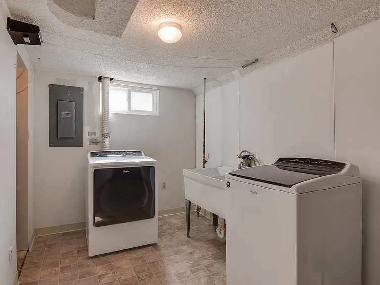 1504 W Kiernan Ave — Photo 18