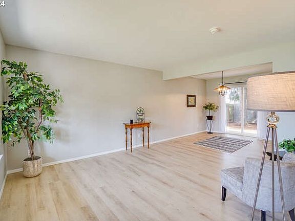 5th image of 5419 NE 68th Ave