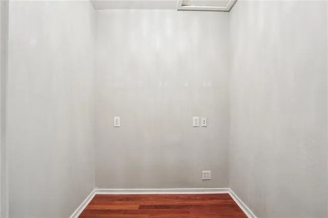 2511 Saint Charles Ave #302 — Photo 22