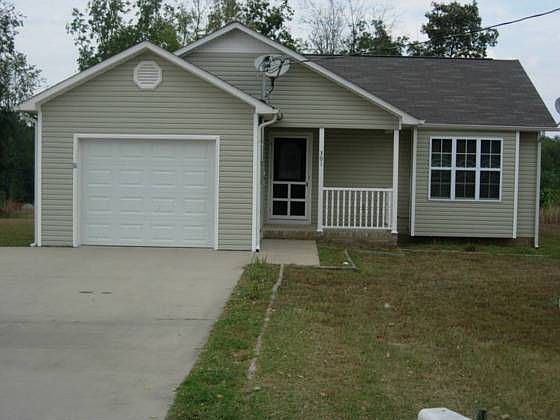 1st image of 301 Strawberry Dr