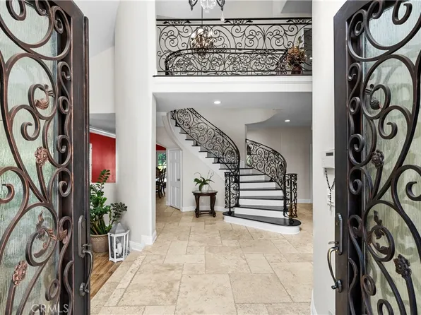 10909 Willowbrae Ave, Chatsworth, CA 91311