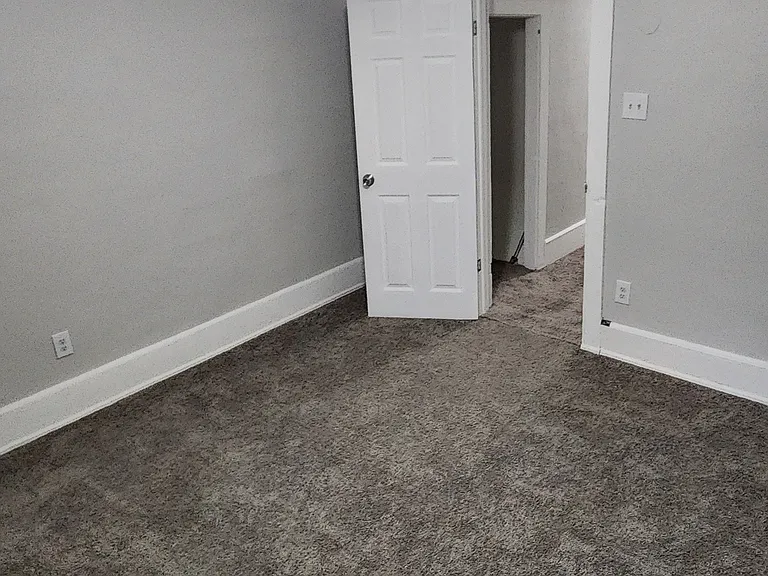 642 W Penn St — Photo 27