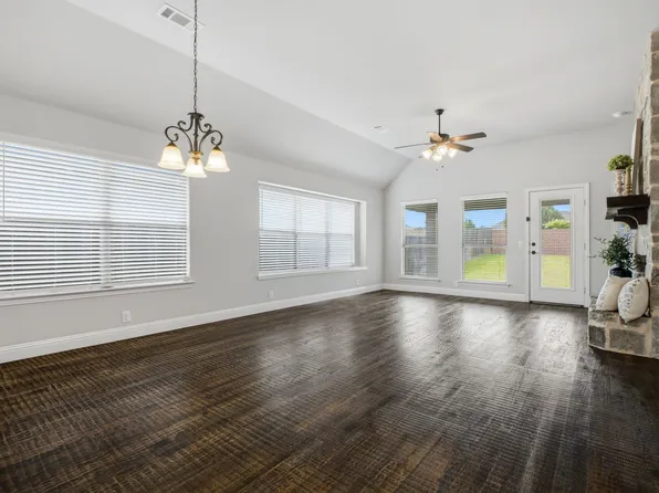 2115 Victoria Ln, Princeton, TX 75407