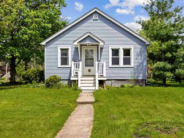 2002 H St, Iowa City, IA 52240