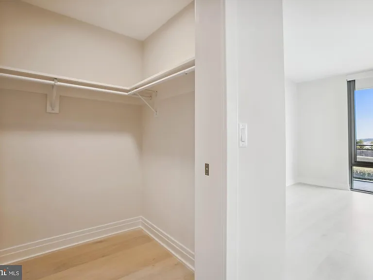 1201 N Royal St #205 — Photo 14