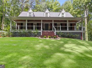 18 Club Dr, Newnan, GA