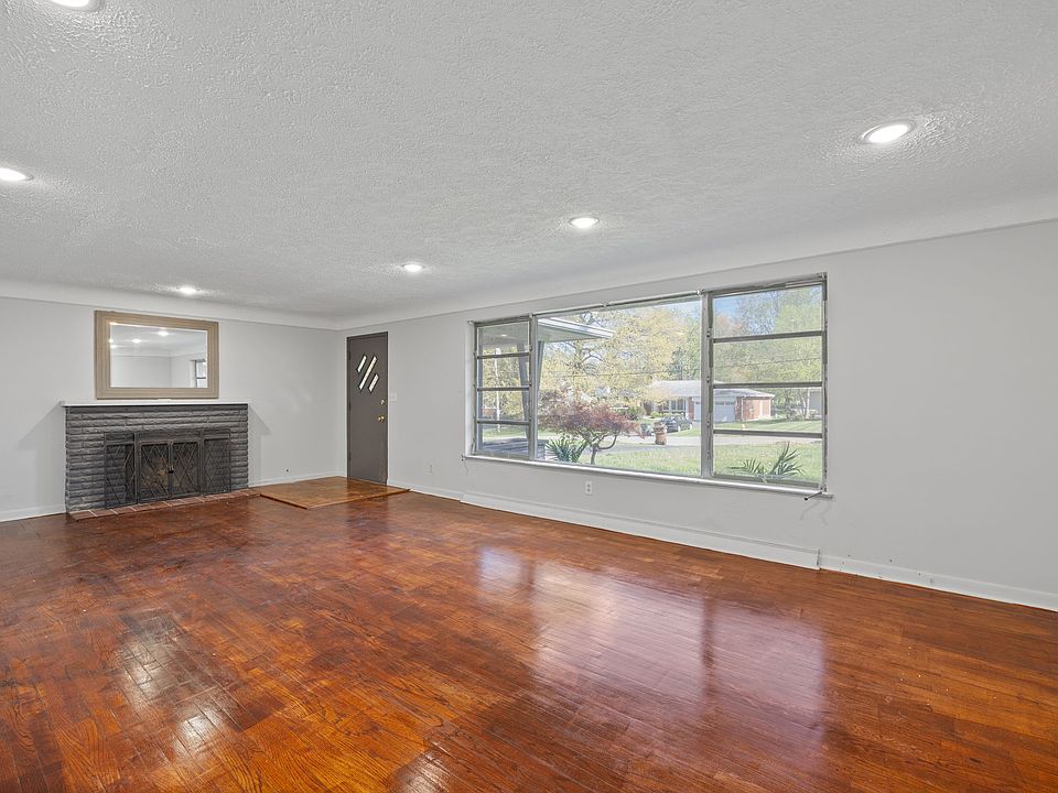2nd image of 6001 Belleview Ave
