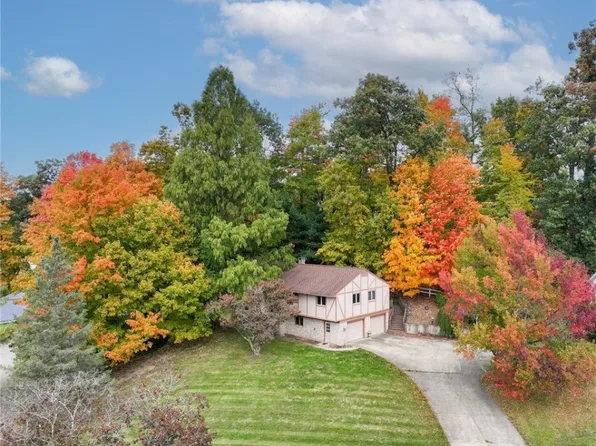 4901 Parkwood Dr, Millersburg, OH 44654
