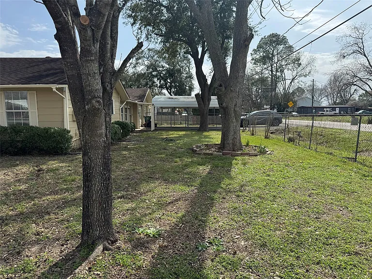 5702 Pine Ave — Photo 6