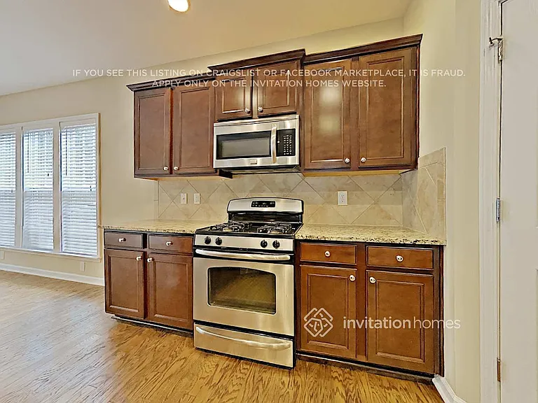 160 Edgewater Trl — Photo 9