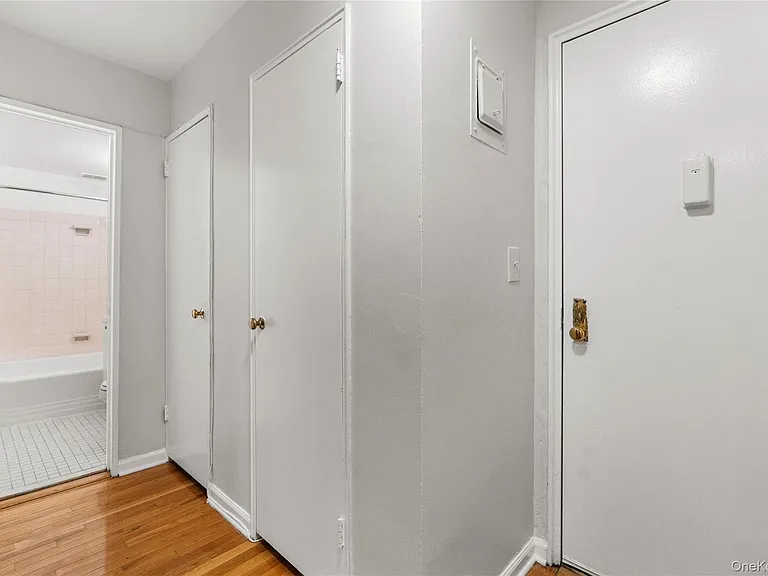 700 Scarsdale Ave #1W — Photo 10